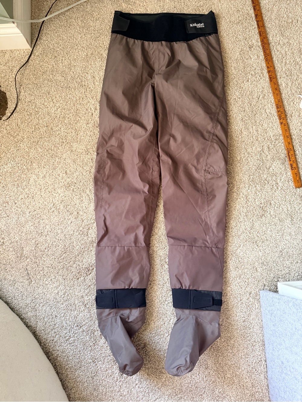 GT-0090 Kokatat Hydrus 3.0 Tempest Dry Pants w/Socks Gray Size M Kayak